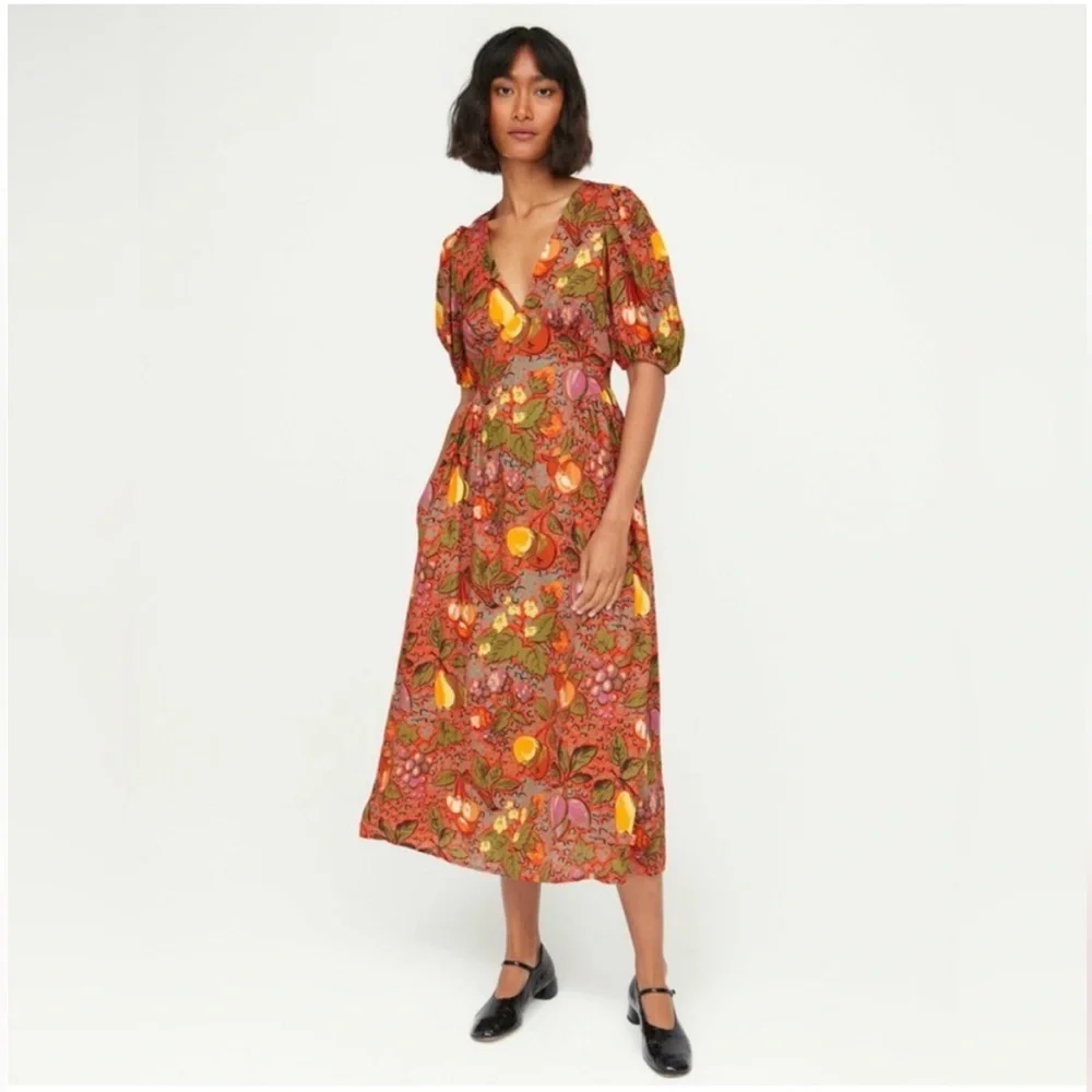 EUC Gwyneth Dress Highland Orchard Berry
Lulani Floral by Rhode - Picture 1 of 6
